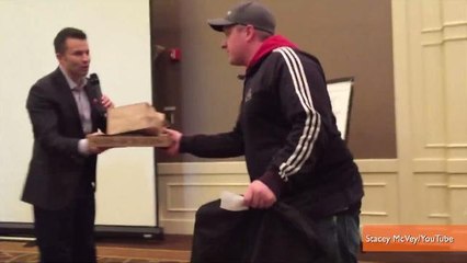 Pizza Delivery Man Surprised With $2,000 Tip