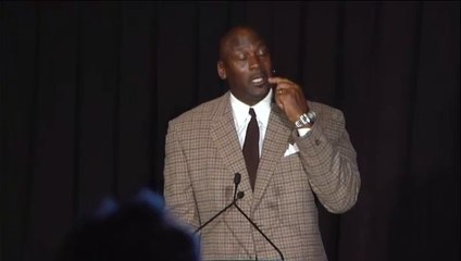 Les larmes de Michael Jordan lors d'une remise de prix