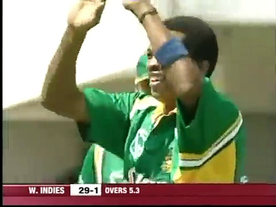 Ntini knocks over Wavell Hinds, 2005