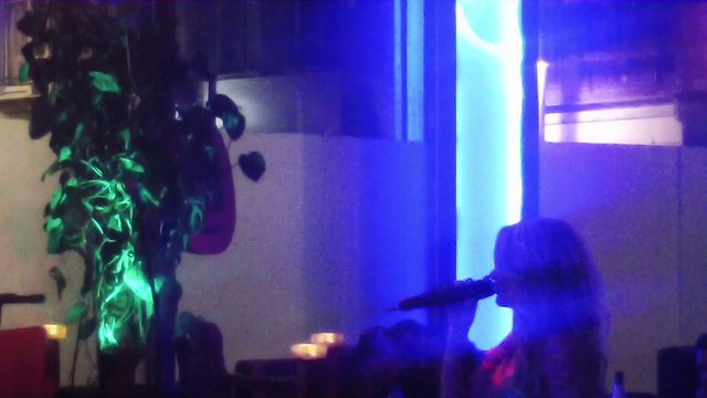 Pinar Darcan = sen ne dersen de = Mavigul-Lumiere Hollanda Sahnesi