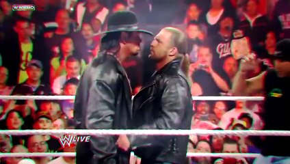 Triple H vs Undertaker - Wrestlemania 27 - Highlights HD