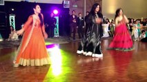 Pakistani Girls Dance On __Mere Photo Ko Seeny Se__ (Full HD)