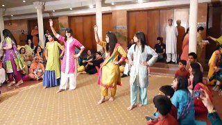 Pakistani Wedding Mehndi Night Dance On __BACHNA AY HASEENO''' (Full HD)
