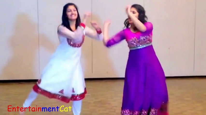 Wedding Mehndi Nite Dance __Bari Mushkil Baba Bari Mushkil__  (FULL HD)