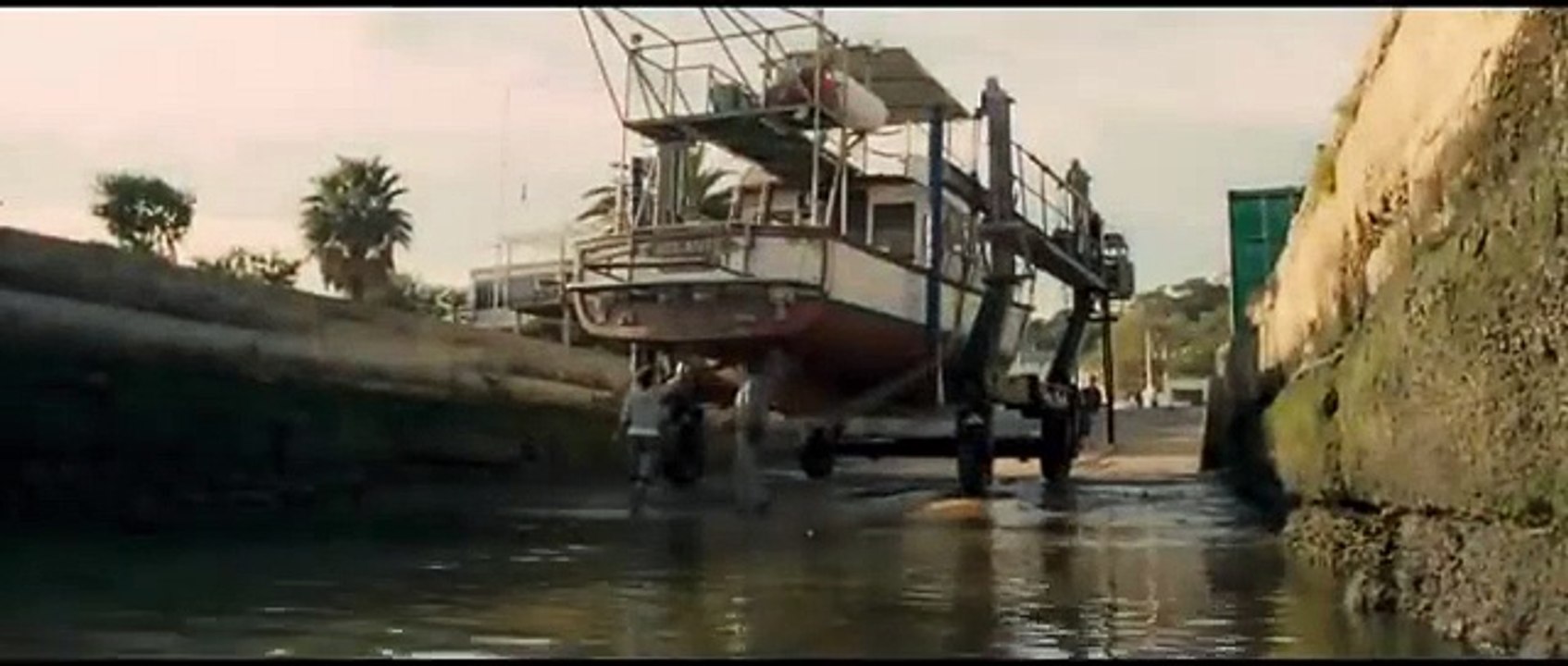 Dark Tide (2012) - Trailer