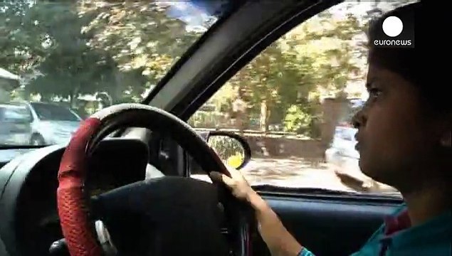 Inde : des taxis pour les femmes, conduits par les femmes