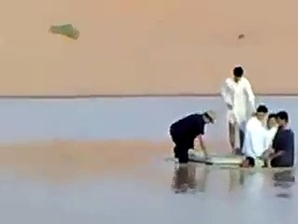 Suda Giden Otomobile Farklı Bir Bakış