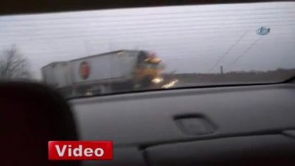 Kontrolü Kaybeden Tır, Bariyerlere Çarparak Durabildi