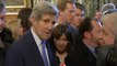Attentats: visite symbolique de John Kerry à Paris