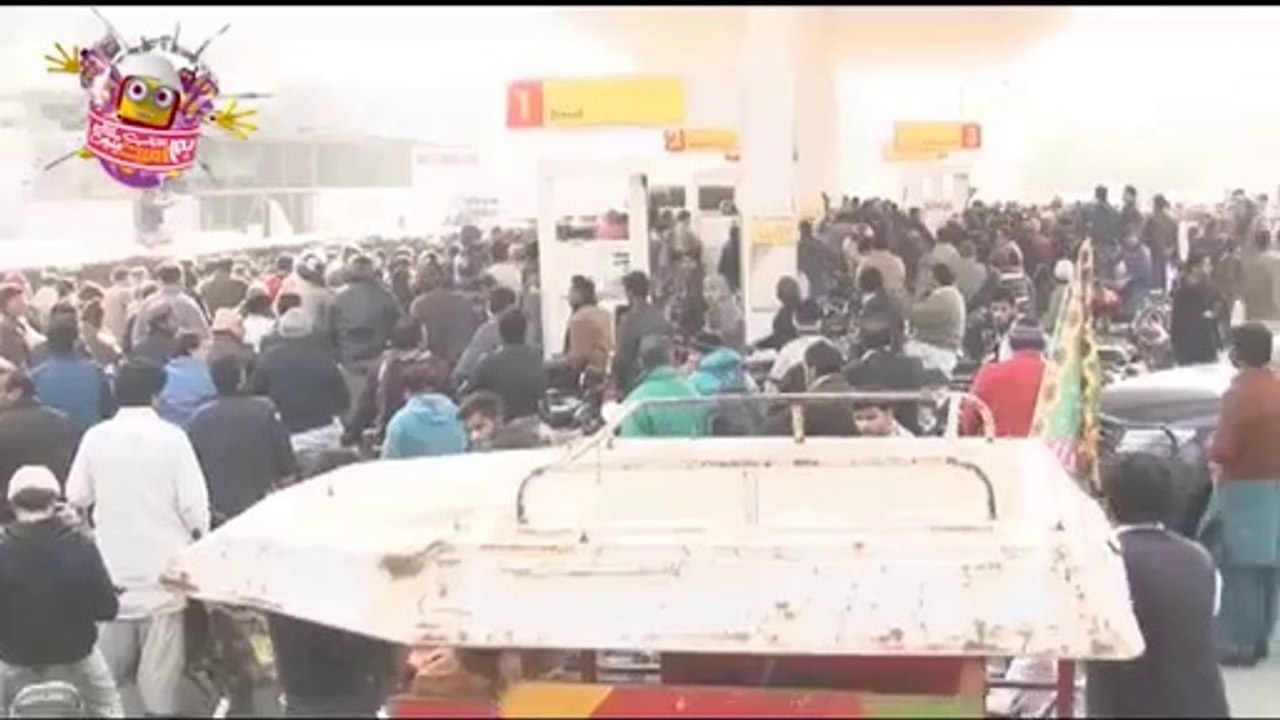 Shortage of Petrol New Song 2015 Abhi Tou Line Shuru Hoi Ha