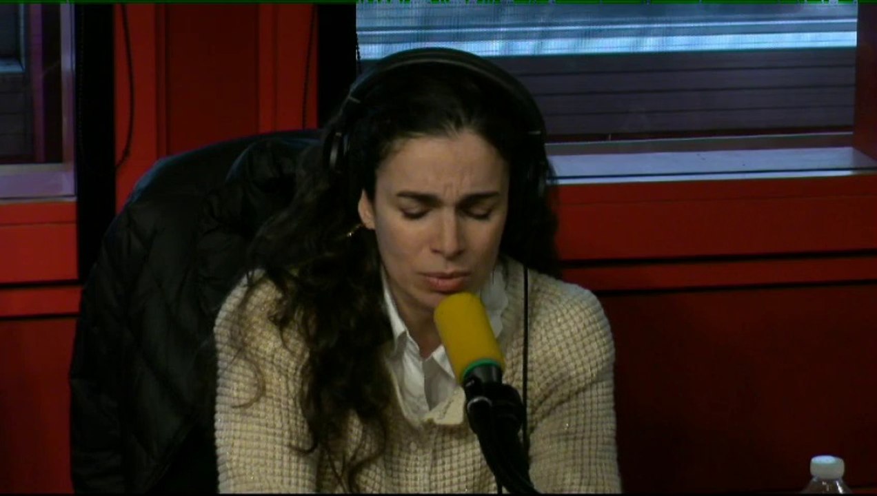 Yael Naim chante "Overgrown" de James Blake a cappella dans "Boomerang"