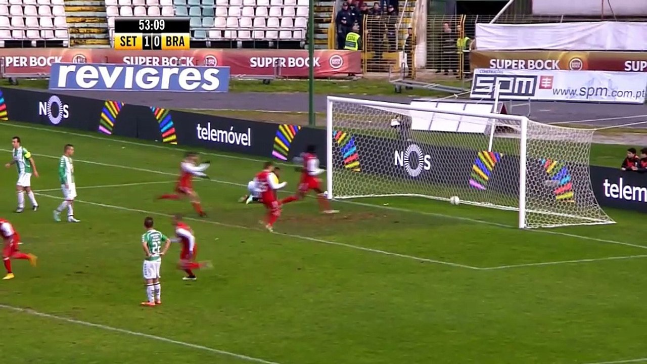 18-jähriges Talent Danilo mit Traumfreistoß