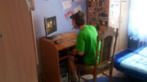 Un joueur de Counter Strike pète un cable