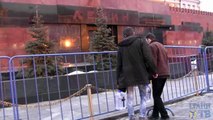 Le mausolée de Lénine aspergé d'eau bénite, deux Russes arrêtés