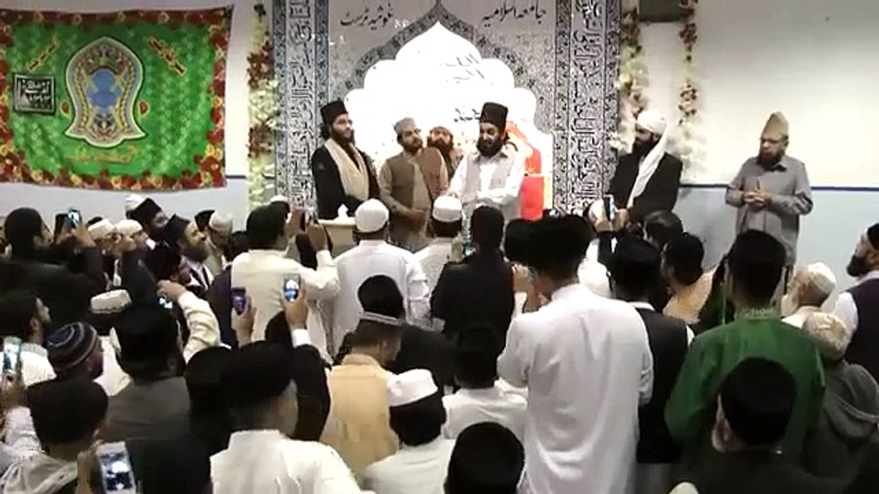 Mehfil E Millaad Paak in Luton Sheikh Muhammad Naqeeb ur Rehman Sahib Eidgah Sharif
