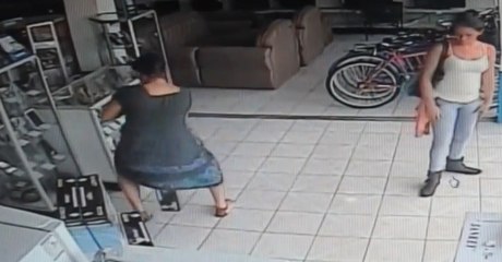 Women Suspected In Television Theft In Costa Rica