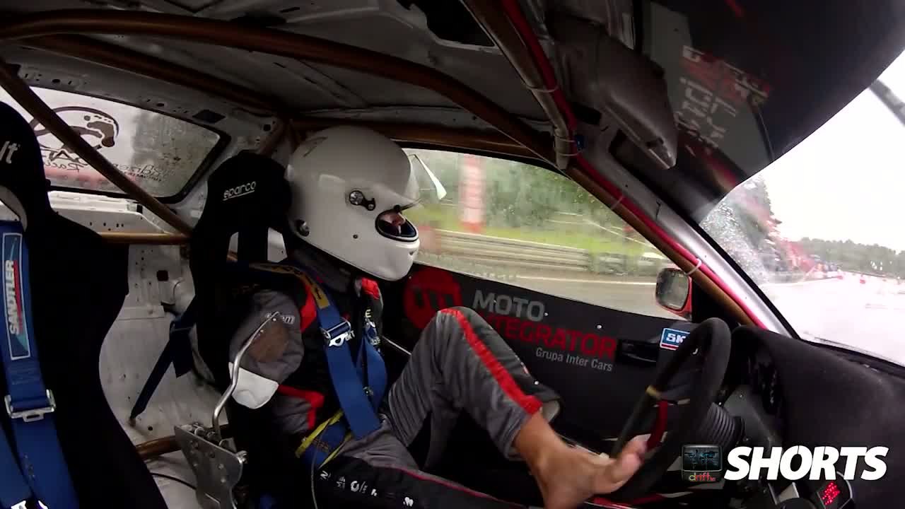 Handicapé, il drift avec ses pieds !