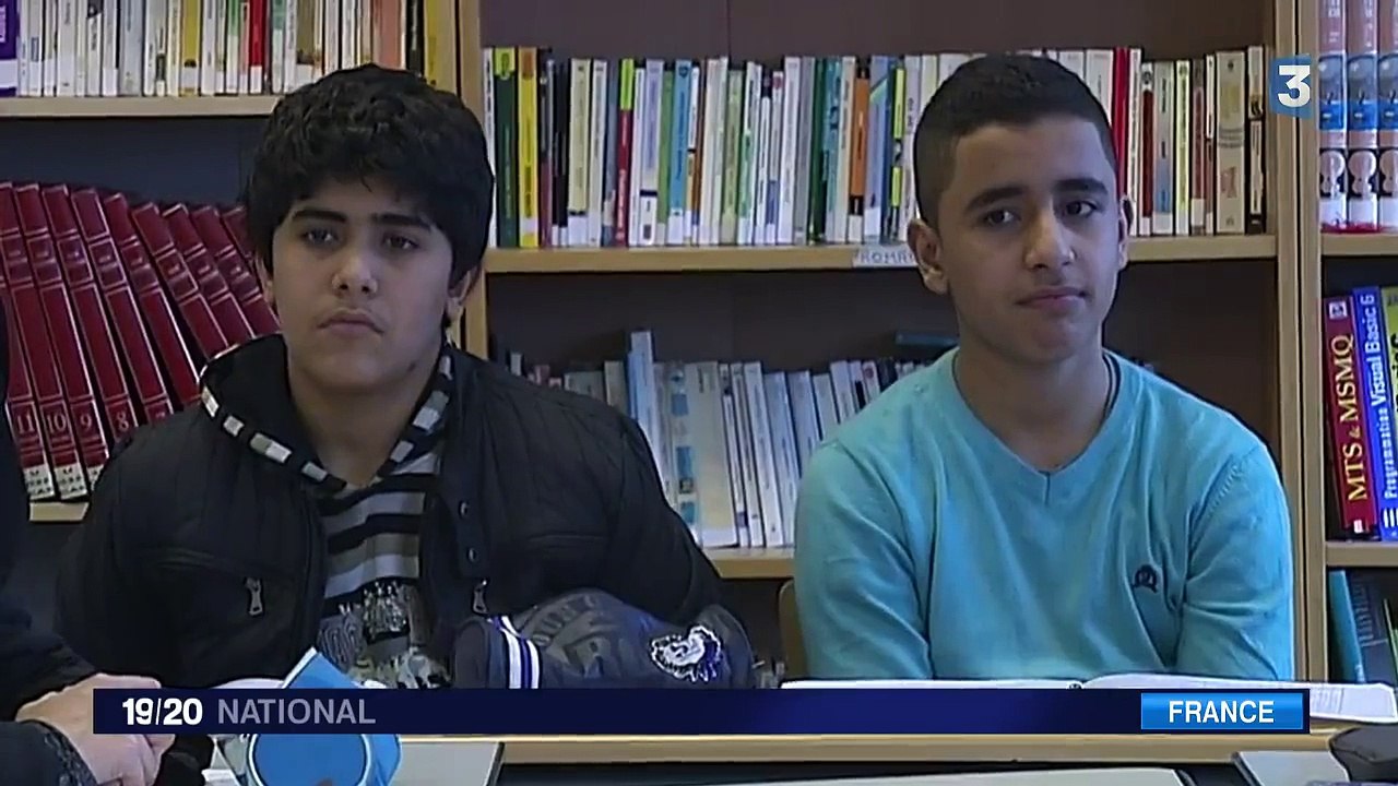 CHARLIE HEBDO - ISLAM.  "la Une, je suis d'accord : le prophète aurait pardonné cette caricature. Il verse une larme car il est triste, choqué de ce qu'on fait les terroristes, tuer des innocents, des pères de famille..." Reportage dans un collège privé m