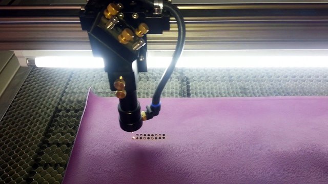 High-speed laser cutting machine.