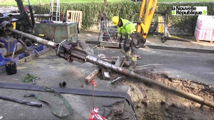 VIDEO. A Beaugency, la ligne électrique se faufile sous la Loire.
