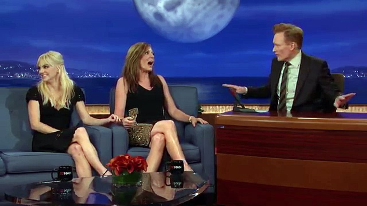 Allison Janney's Disco Stewardess Dance Full HD