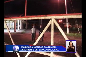 Exgerente de banco sale de prisión con medidas cautelares