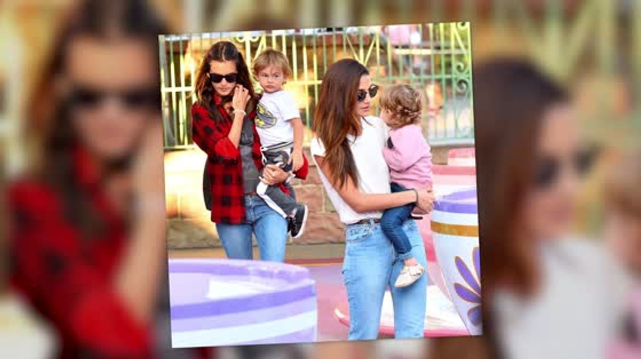 Lily Aldridge und Alessandra Ambrosio im Disneyland