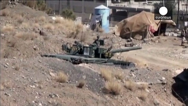 الحوثيون يسيطرون على القصر الرئاسي في صنعاء .