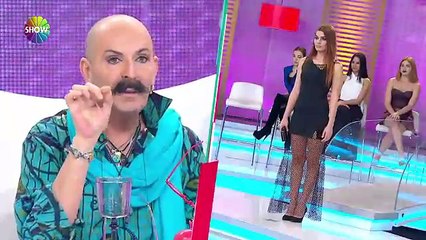 Cemil İpekçi Çağla Yıldırım'ın eteğini kesti