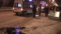 Adıyaman - Ambulans ile Çarpışan Hafif Ticari Araç Sürücüsü Yaralandı