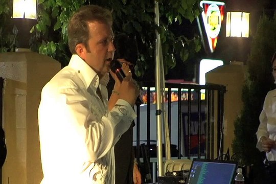 Colin Paul sings 'Hurt' Elvis Week 2009 Days Inn video