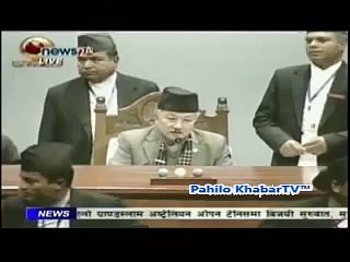 Multitudinaria pelea en Parlamento de Nepal por rechazo a nueva Constitución