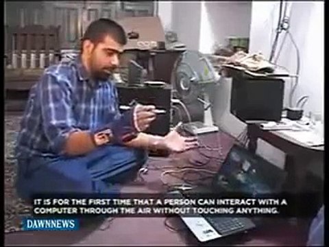 Pakistani Student Ne Computer Ko Mouse Ke Begher Chala Kar Sab Ko Heran