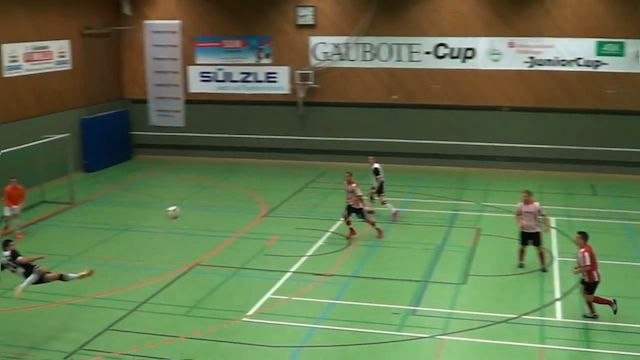 Un exceptionnel Ciseau acrobatique en futsal