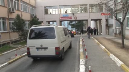 Kapatılan Poliklinik Binası Önünde Gerginlik