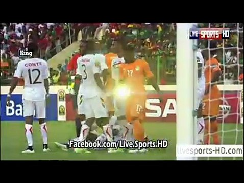 Gervinho hits Naby Keita, sent off for Ivory Coast v Guinea