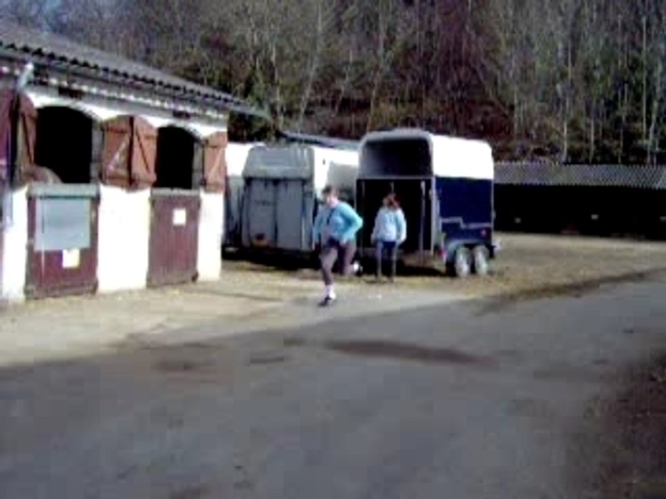 moi qui saute au dessus des ballots