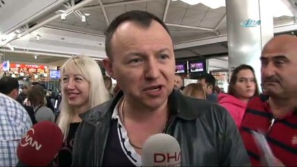 Havalimanında alkışlı protesto