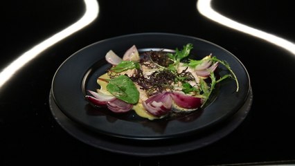 Emincé de volaille, émulsion au citron, oignons rouges braisés, par Gilles Epié (#DPDC)