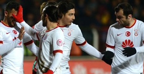 Pandev ve Dzemaili Galatasaray'da Kalıyor