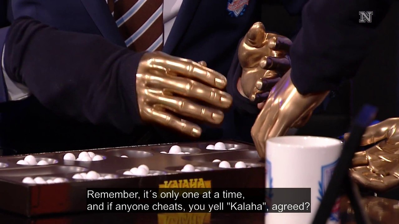 Crazy Game of Throne parody during TV Show, in front of Nikolaj Coster-Waldau