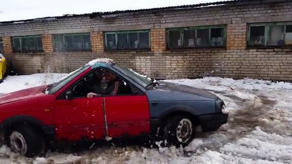 La voiture sans queue ni tête!