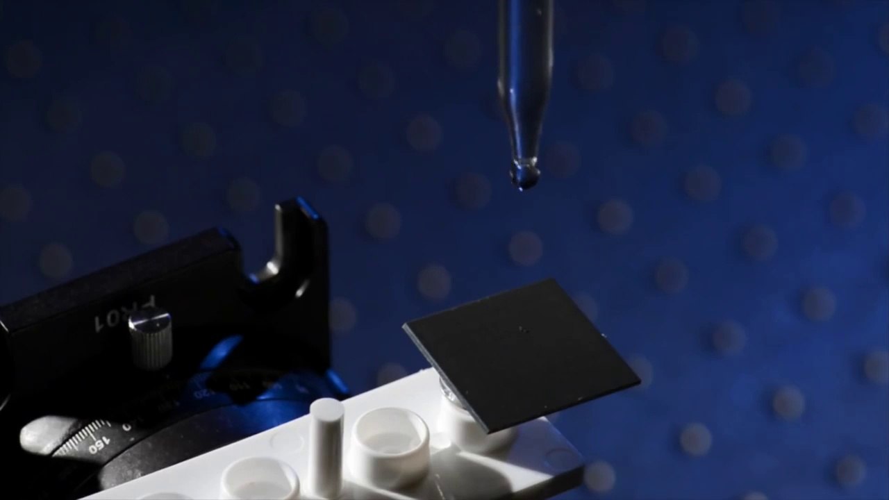 Utiliser un laser pour créer un métal hydrofobe