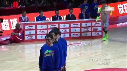 Passou vergonha!Jogador tenta enterrar por cima de 5 pessoas e...