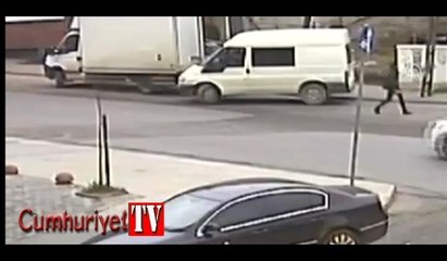 1,5 dakikada 50 bin liralık beyaz eşya çaldılar