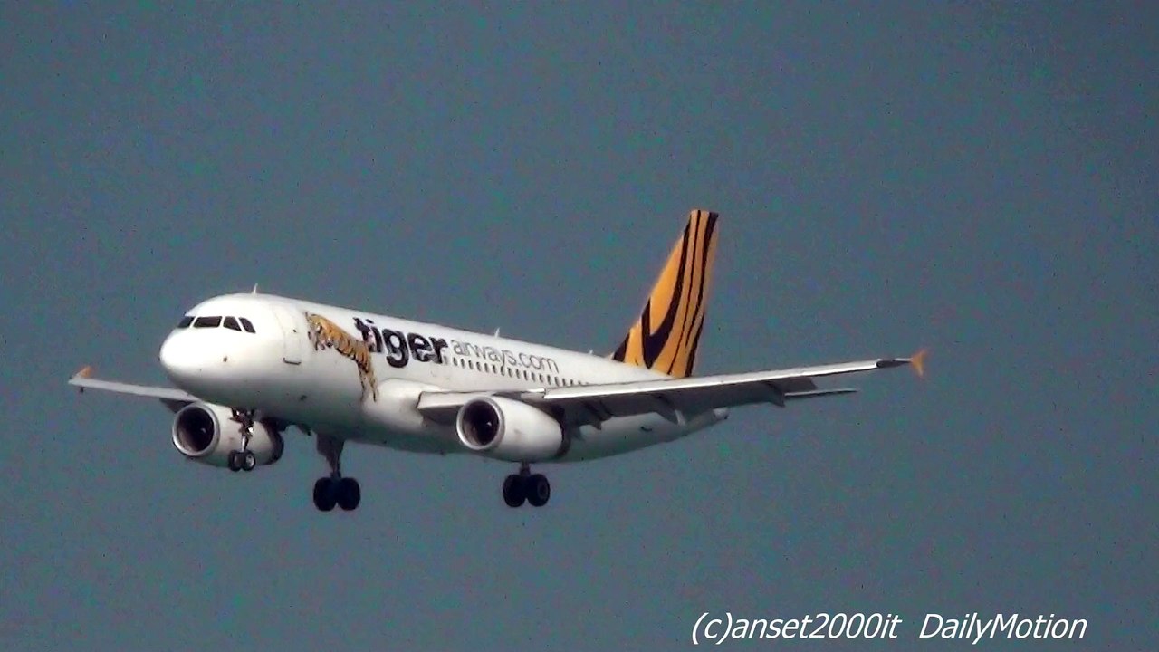 Tiger Airways TR2054 Landing in Hong Kong. Airbus A320 9V-TAT from Singapore