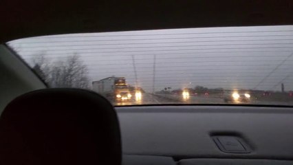 Un automobiliste filme un camion qui manque de lui foncer dedans