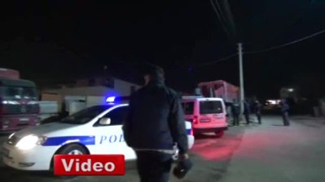 Hareket Eden Tır'ını Durdurmak İsterken Can Verdi