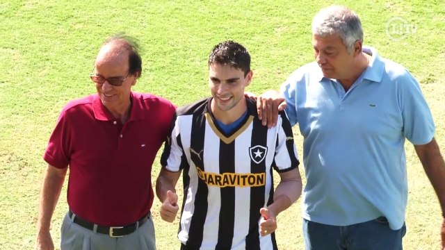 Pimpão veste a camisa e exalta o Botafogo na apresentação