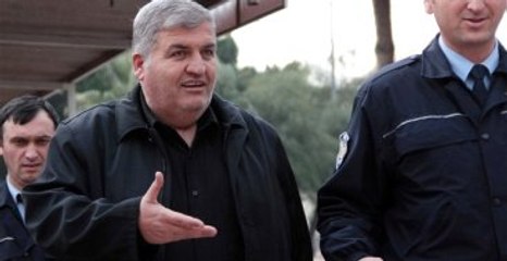 Kızını Bıçaklayan Baba Gazetecilere Saldırdı